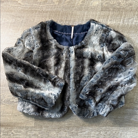 Free People Jackets & Blazers - Free People Supernova Cropped Faux Fur Jacket S